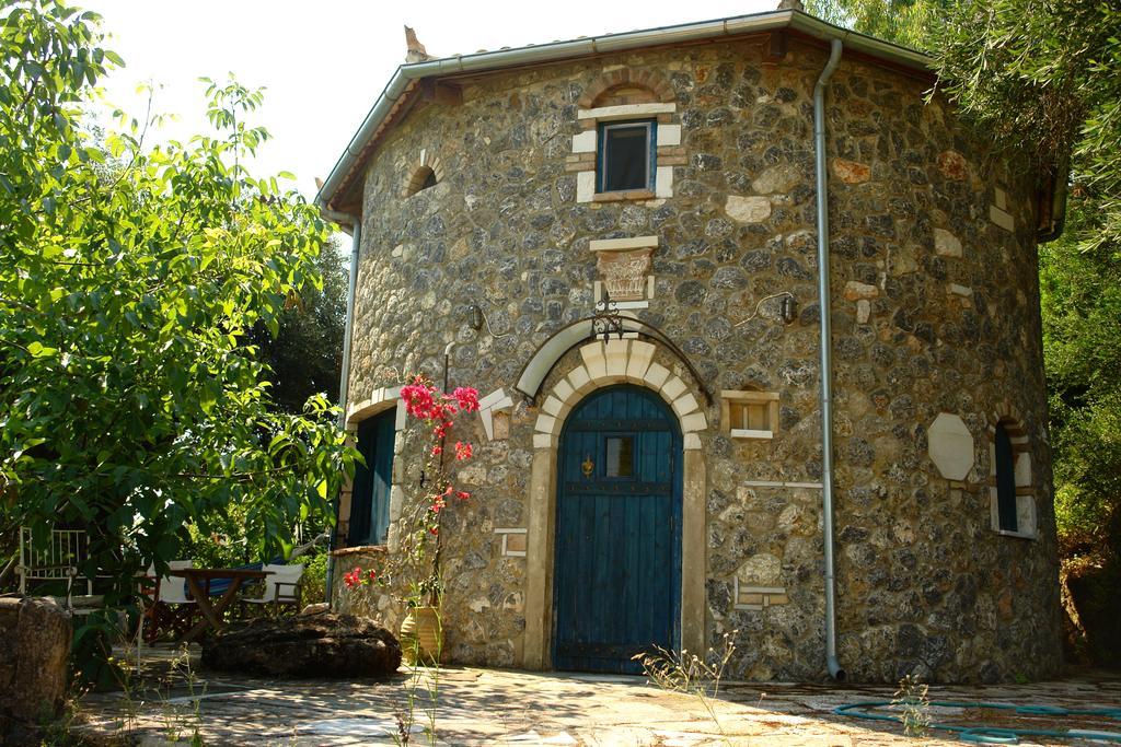 Vila Musician'S Round House & Castello Vátos Exteriér fotografie